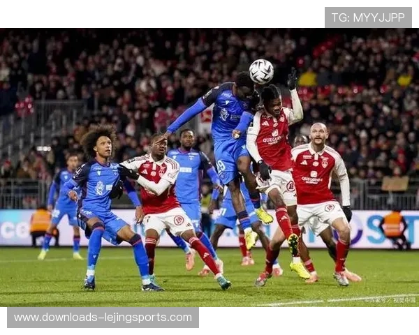 纽卡斯尔4-3利兹联，巴恩斯补时绝杀助喜鹊升至第六